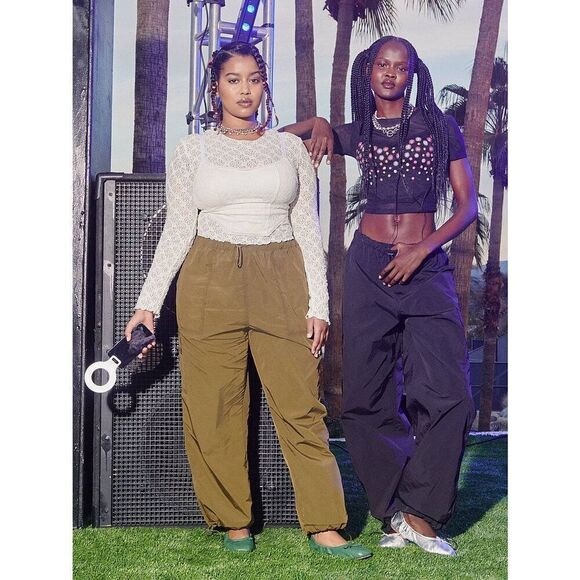 Victoria's Secret PINK Parachute Cargo Pants - Picture 1 of 6